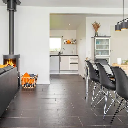 10 Person In Haderslev-by Traum *
